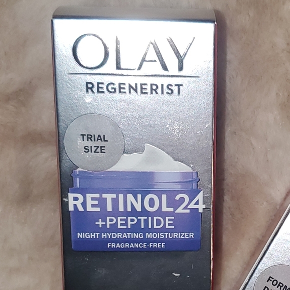2 Olay Regenerist Retinol 24+Peptide Moisturizer. Both together. - Picture 2 of 3